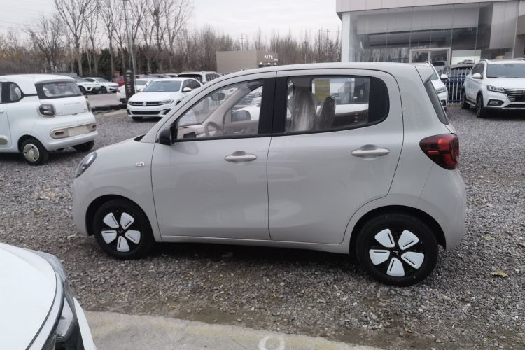 五菱汽车 宏光MINIEV 2025款 四门版 进阶款车身外观4