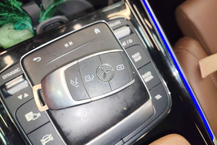 奔驰GLB 2021款 GLB 200 动感型中控内饰7001