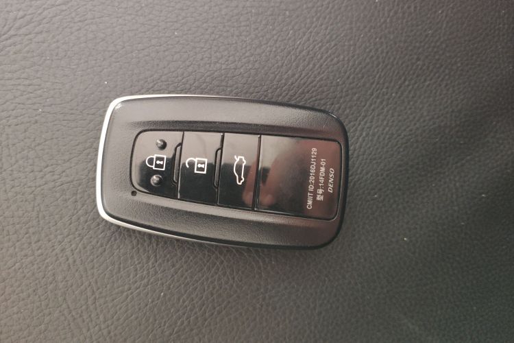 丰田 凯美瑞 2021款 双擎 2.5HG 豪华版中控内饰7001