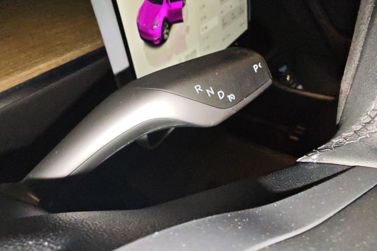 特斯拉 Model Y 2022款 改款 后轮驱动版中控内饰18