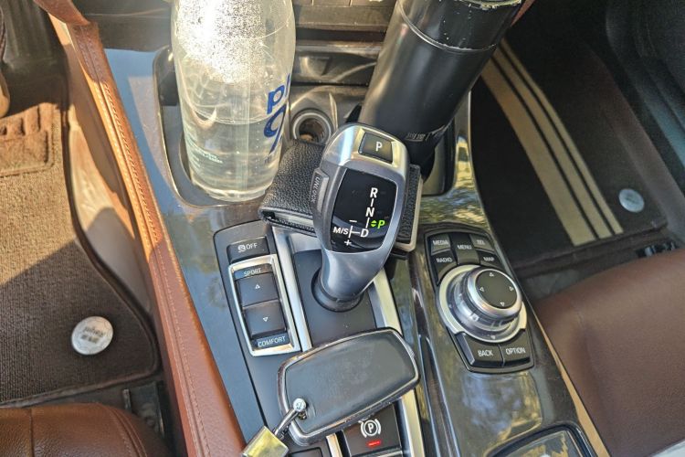 宝马5系 2017款 525Li 领先型中控内饰18