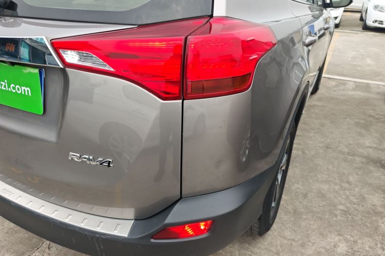 丰田 RAV4荣放 2015款 2.0L 手动两驱都市版车身外观6006