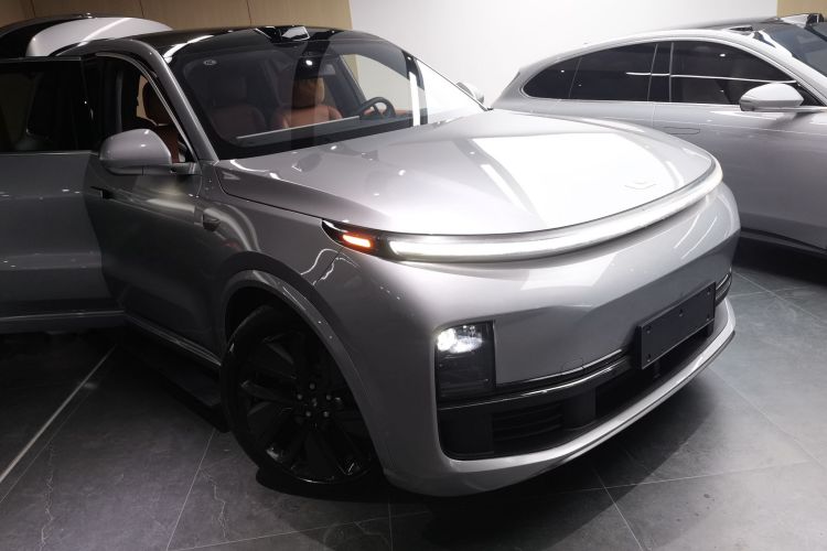 理想汽车 理想L9 2022款 Max车身外观3