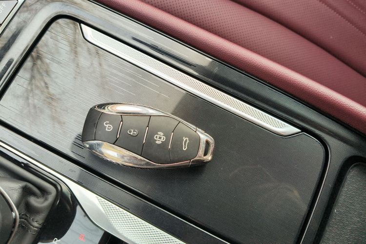 红旗H5 2023款 1.5T DCT智联旗韵版中控内饰11