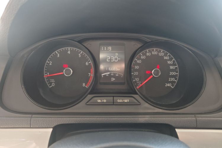 大众 朗逸 2015款 1.6L 手动风尚版中控内饰14