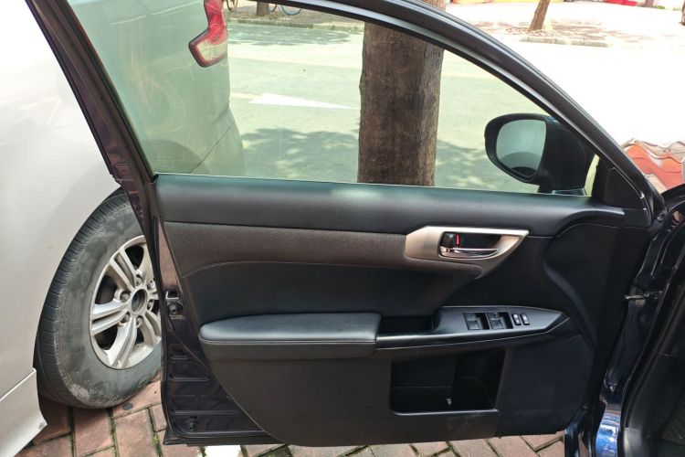 雷克萨斯CT 2014款 CT200h 精英版 单色中控内饰47