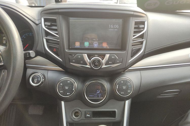 比亚迪 宋 2017款 盖世升级版 1.5TID 自动精英型局部细节16