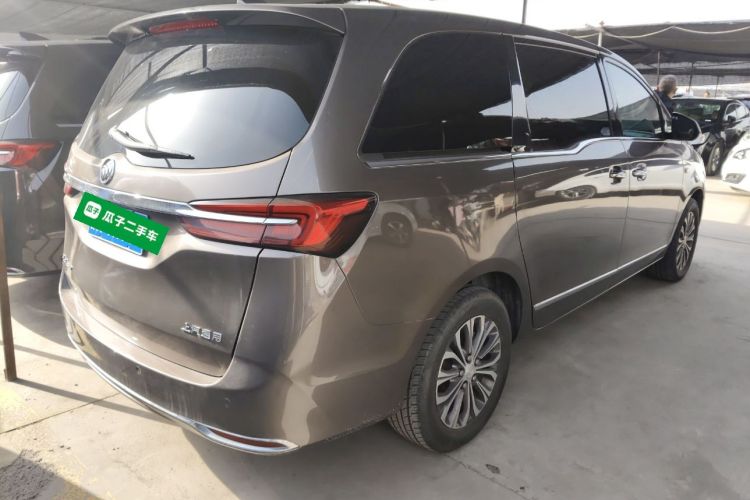 别克GL8 2020款 陆上公务舱 652T 豪华型福祉版车身外观7