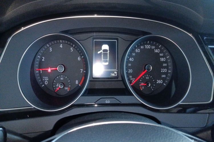 大众 迈腾 2017款 330TSI DSG 豪华型中控内饰14