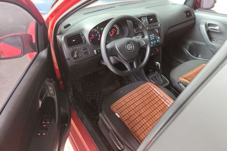 大众 Polo 2016款 1.4L 自动风尚型中控内饰20