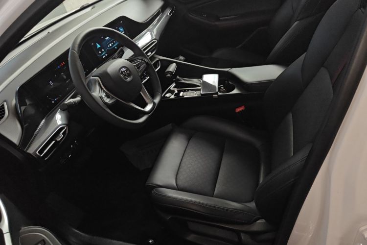 长安 逸动 2020款 PLUS 百万版 1.6L GDI CVT豪华型中控内饰19