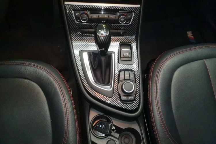 宝马2系旅行车 2016款 218i 领先型局部细节18