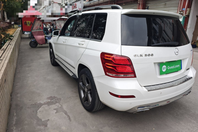 奔驰GLK级 2013款 GLK 300 4MATIC 动感天窗型车身外观4