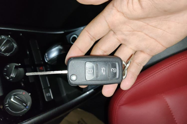 大众 甲壳虫 2018款 180TSI 宜乐型中控内饰11