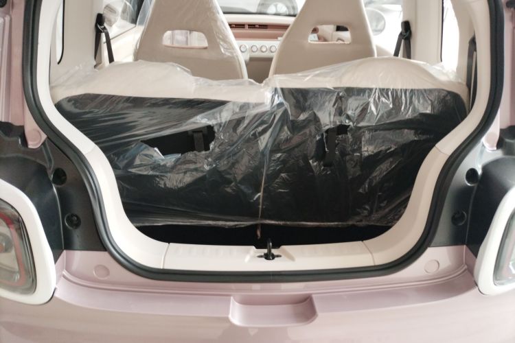 奔腾小马 2026款 222km 萌趣马 Plus机舱底盘23