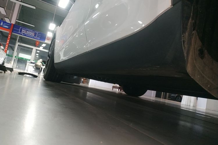 特斯拉 Model Y 2024款 长续航全轮驱动版局部细节9002