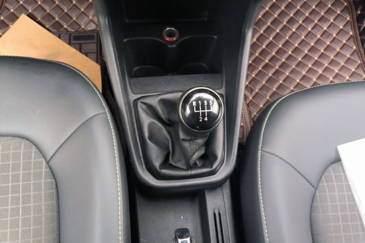 大众 桑塔纳 2016款 1.6L 手动舒适版局部细节18