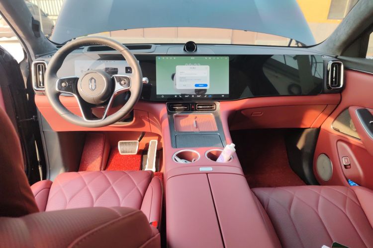 鸿蒙智行 问界M8 2025款 增程 Max+版 53.4kWh 6座版中控内饰7002