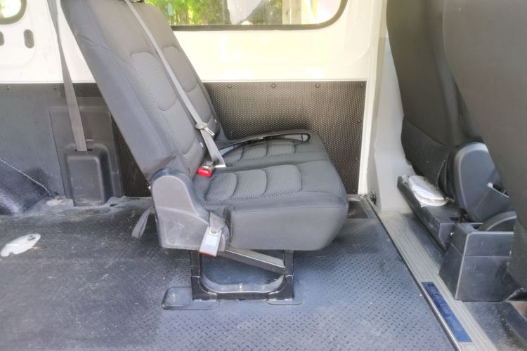 上汽大通MAXUS 新途V90 2019款 2.0T自动智多星后驱单胎长轴高顶7座中控内饰7004