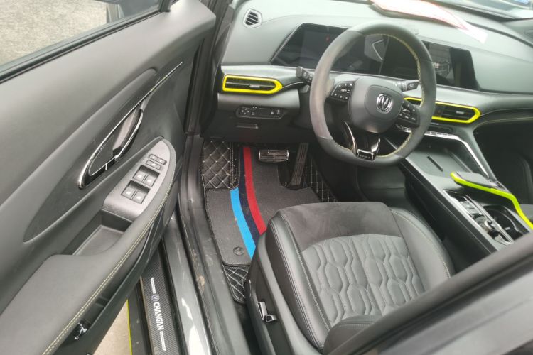 长安UNI-T 2022款 2.0T 运动版 尊贵型中控内饰7003