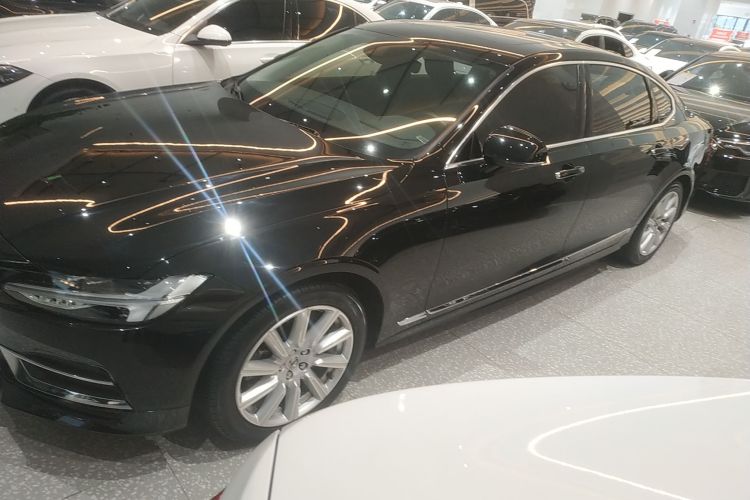 沃尔沃S90 2020款 T5 智逸豪华版车身外观4