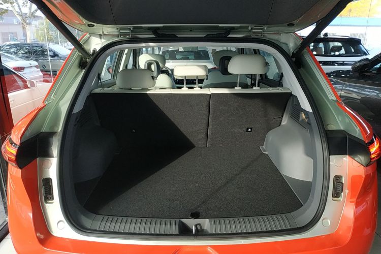 奔腾 悦意03 2025款 565km 臻享版机舱底盘23