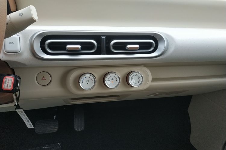 五菱汽车 宏光MINIEV 2024款 第三代 215km 青春版局部细节16