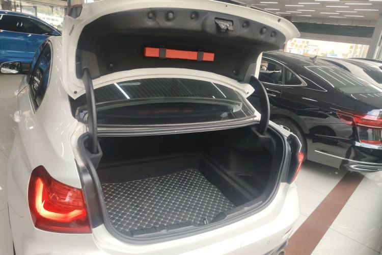 宝马1系 2022款 120i M运动版局部细节23