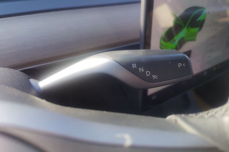 特斯拉 Model Y 2021款 标准续航后驱版中控内饰18