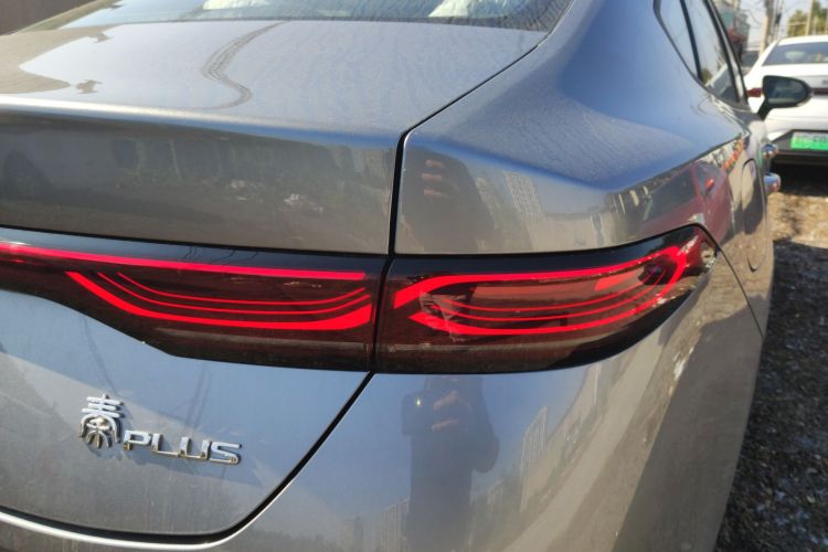 比亚迪 秦PLUS 2025款 DM-i 智驾版 55KM领先型车身外观9