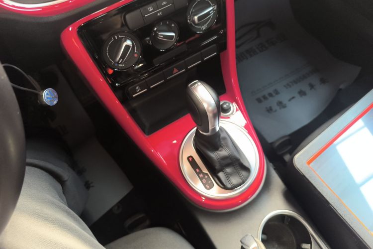 大众 甲壳虫 2018款 180TSI 宜乐型中控内饰18