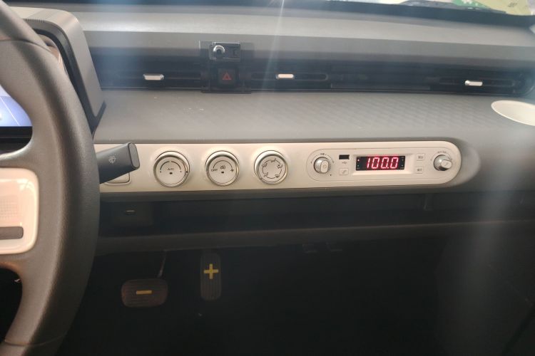 五菱汽车 宏光MINIEV 2022款 GAMEBOY 200km 玩咖款 磷酸铁锂中控内饰16