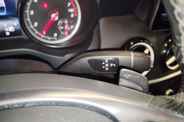 奔驰GLA 2019款 GLA 200 动感型局部细节18