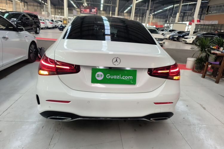 奔驰A级 2019款 A 180 L 运动轿车车身外观6004