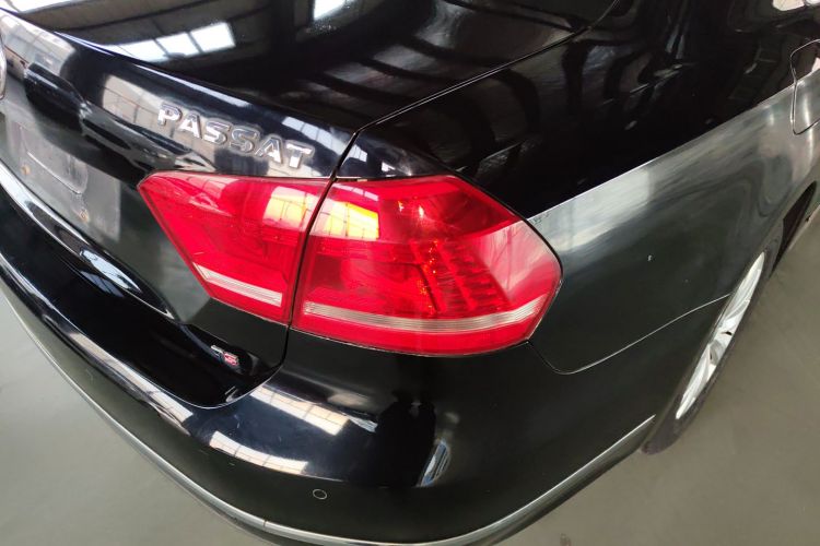 大众 帕萨特 2015款 1.8TSI DSG尊荣版车身外观9