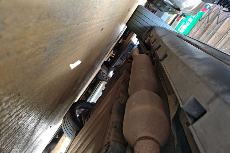 比亚迪 唐新能源 2018款 DM 2.0T 全时四驱智联创领型 7座 国V局部细节9001