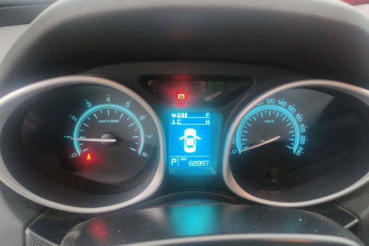 广汽传祺 传祺GS5 2014款 2.0L 自动两驱周年增值版中控内饰14