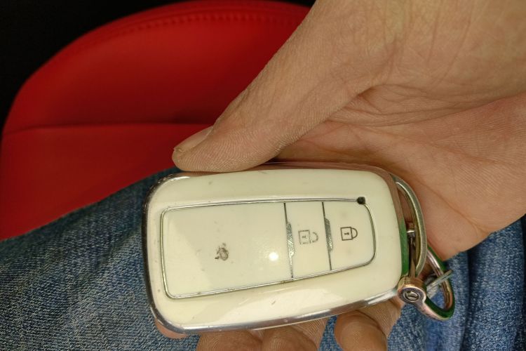 丰田C-HR 2018款 2.0L 酷越领先版 国V中控内饰11