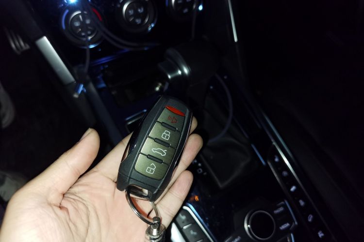 哈弗H7 2017款 红标H7 2.0T 自动尊贵型中控内饰11