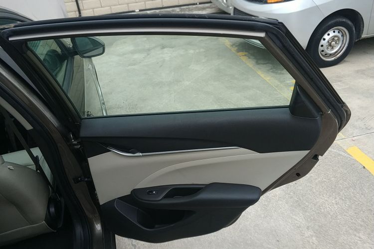 别克 英朗 2017款 15N 自动精英型中控内饰45