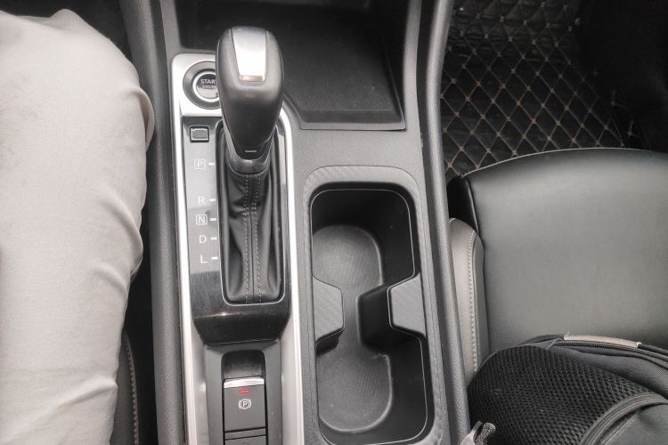 日产 轩逸 2023款 1.6L CVT悦享版中控内饰18