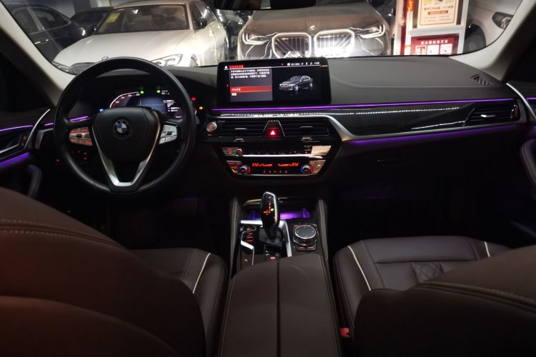 宝马5系 2022款 改款二 525Li 豪华套装中控内饰12