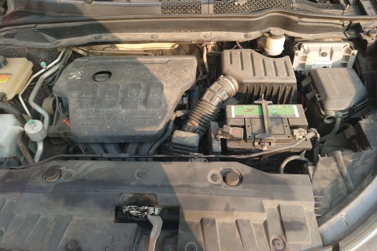 东风风神AX7 2016款 2.0L 自动智逸型机舱底盘24