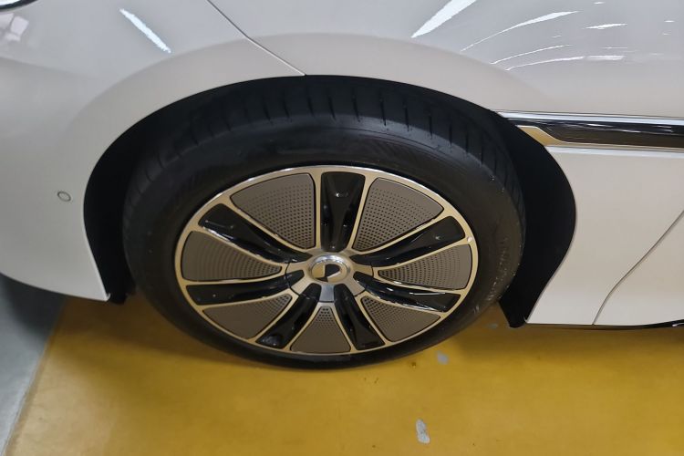 腾势Z9GT 2024款 1100四驱Max版车身外观6007