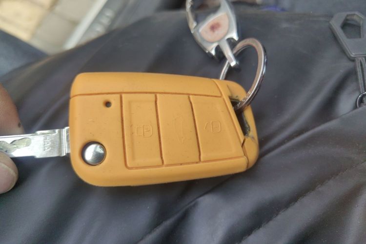 大众 高尔夫 2016款 1.6L 自动时尚型中控内饰11