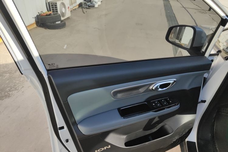 埃安 AION Y 2023款 Younger 星耀版中控内饰7007