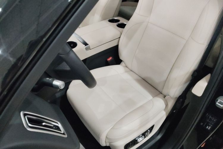 理想汽车 理想L9 2024款 Ultra中控内饰19