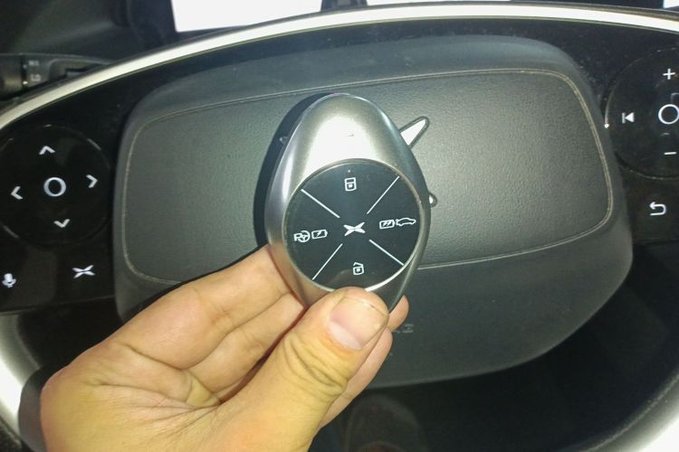 小鹏P7 2020款 670N中控内饰7001