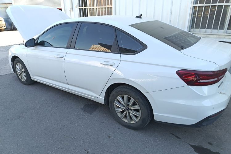 大众 朗逸 2023款 改款 1.5L 自动得逸版车身外观4