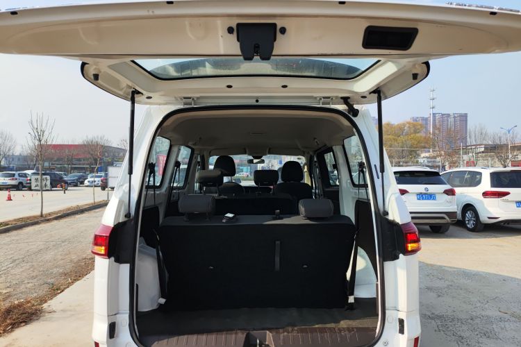 BAW北汽制造 锐胜王牌M7 2023款 1.6L 标轴创富型 7座机舱底盘23